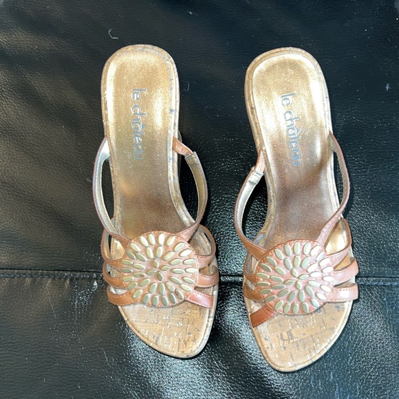 💥2/15$💥. Le Chateau wedges - Picture 1 of 3